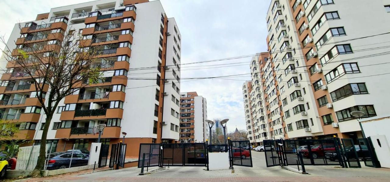 Big & Cosy Apartment With 3 Double Beds & 2 Bathrooms Iasi Exterior photo